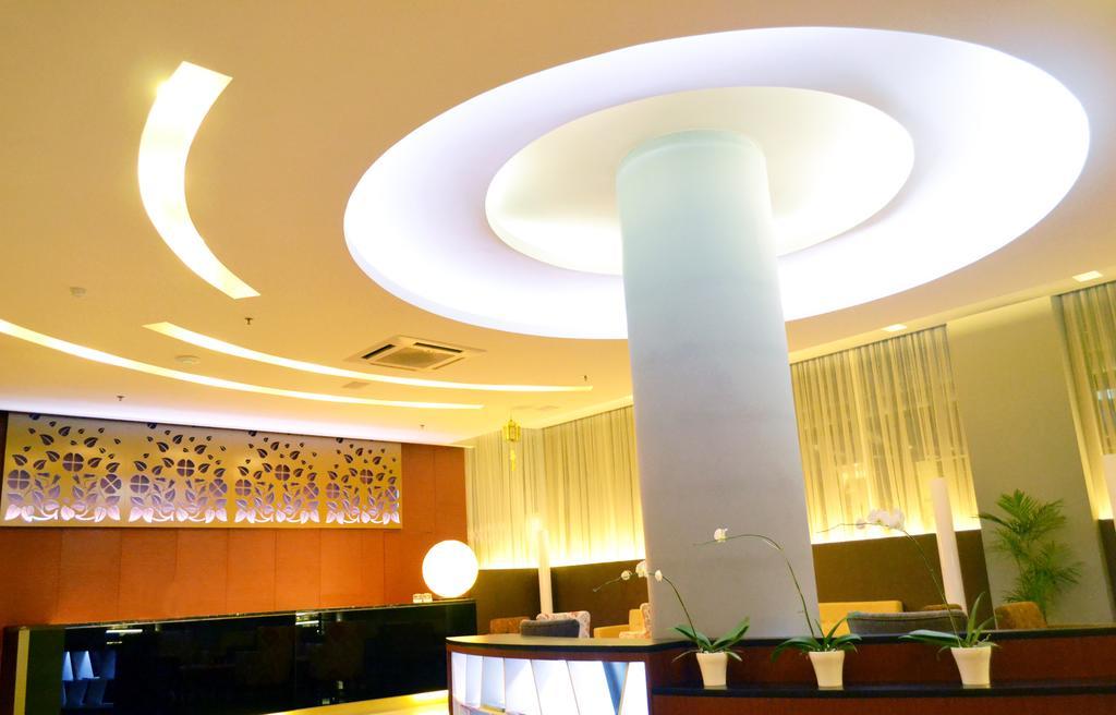 Kyriad Hotel Airport Jakarta Tangerang Exterior photo