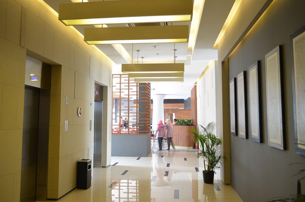 Kyriad Hotel Airport Jakarta Tangerang Exterior photo