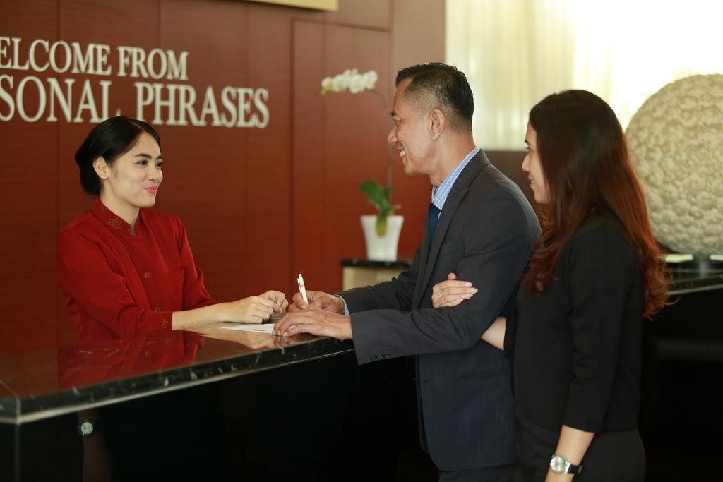 Kyriad Hotel Airport Jakarta Tangerang Exterior photo