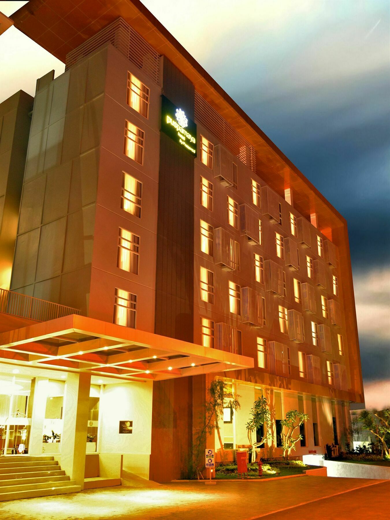 Kyriad Hotel Airport Jakarta Tangerang Exterior photo