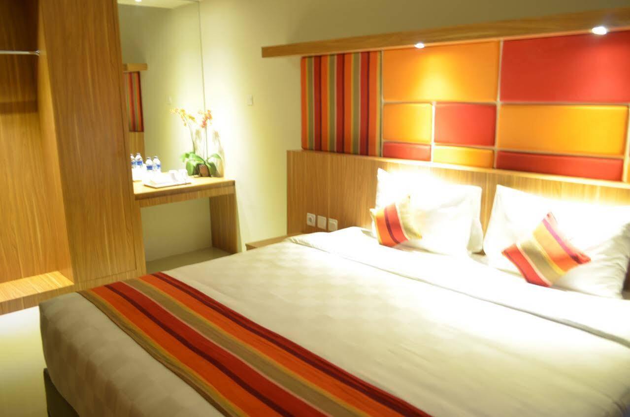Kyriad Hotel Airport Jakarta Tangerang Exterior photo