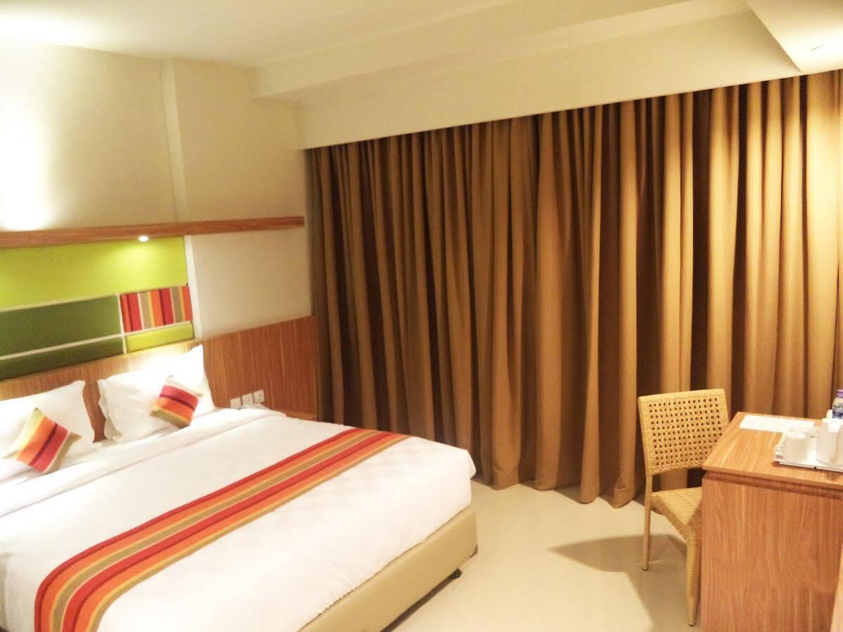 Kyriad Hotel Airport Jakarta Tangerang Exterior photo